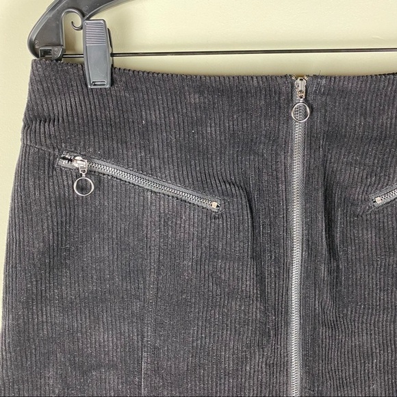 Blue Rain: Francesca's Velvet Zipper Front Pocket Ribbed Mini Skirt Black (NWT) - Picture 2 of 6